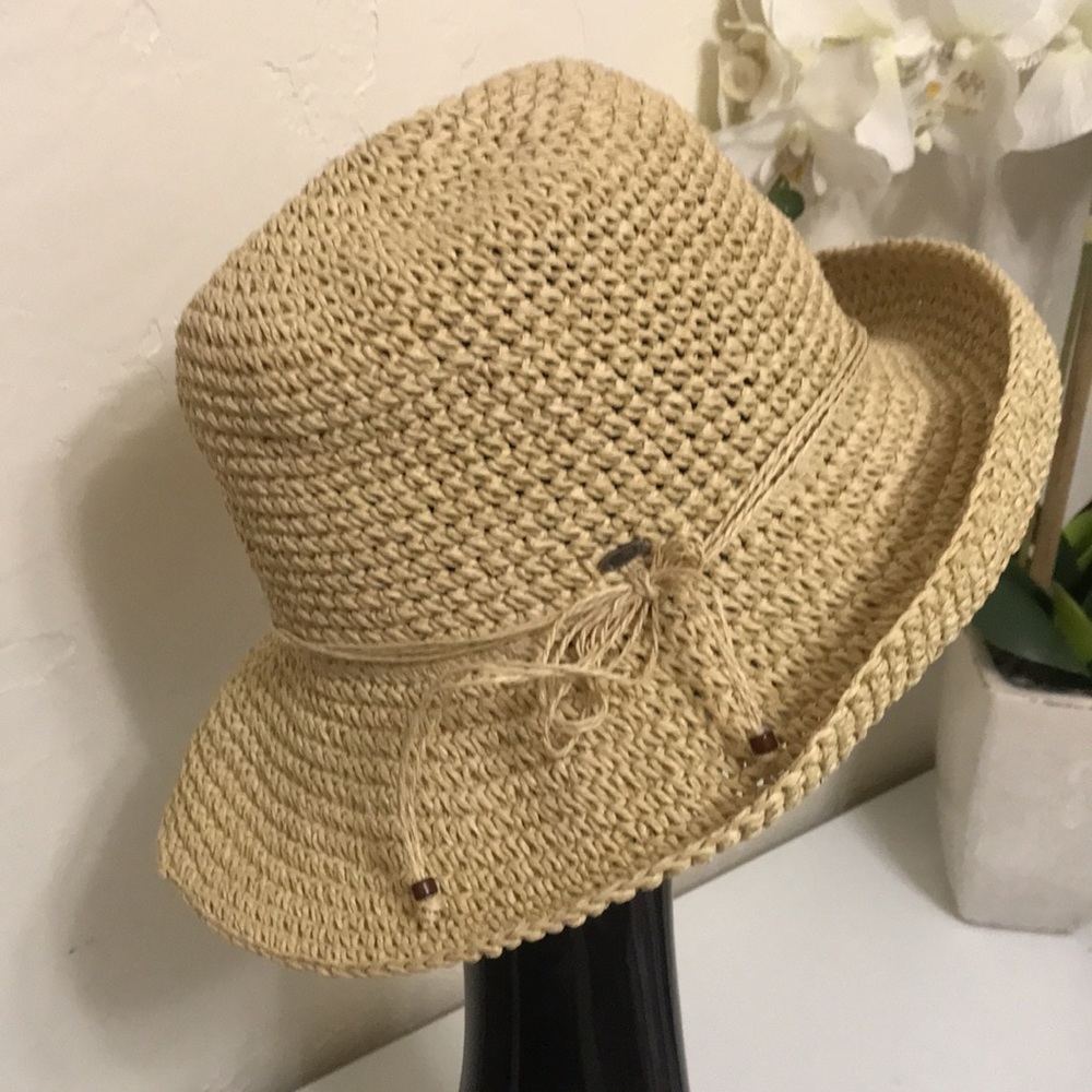 AUGUST Hat